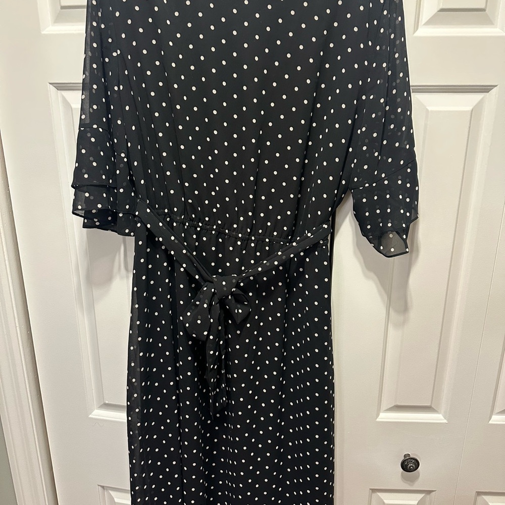 Anne Klein: Elegant Black Polka Dot Dress